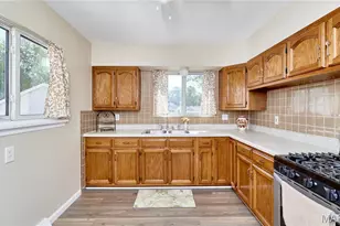 18 White Dr, Saint Louis, MO 63135 - Photo 8