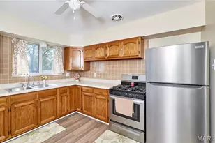 18 White Dr, Saint Louis, MO 63135 - Photo 10