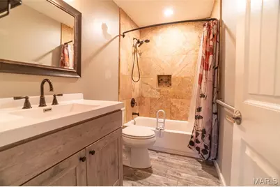 204 Hillsdale Drive, Ballwin, MO 63011 - Photo 10