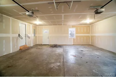 204 Hillsdale Drive, Ballwin, MO 63011 - Photo 16