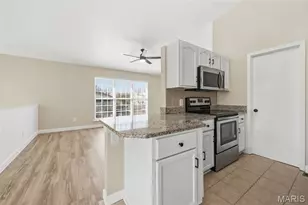 125 Town Square Ct, Eureka, MO 63025 - Photo 12