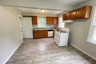 303 Midridge Dr, Saint Louis, MO 63137 - Photo 4