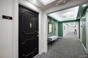 710 S Hanley Rd, Saint Louis, MO 63105 - Photo 4