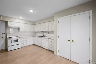 710 S Hanley Rd, Saint Louis, MO 63105 - Photo 10