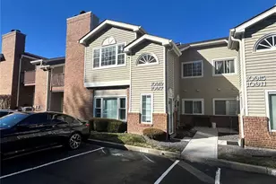 10919 Vauxhall Dr, Saint Louis, MO 63146 - Photo 1