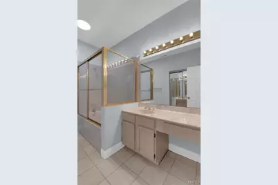 10919 Vauxhall Drive, Saint Louis, MO 63146 - Photo 14