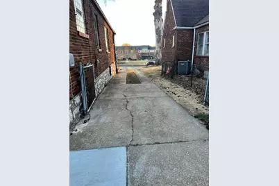 6351 Garesche Avenue, Jennings, MO 63136 - Photo 12