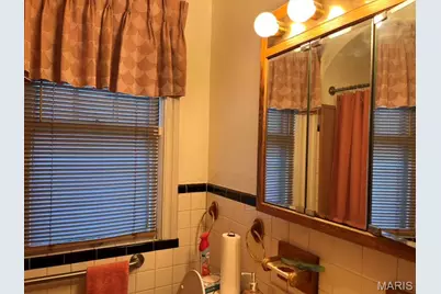 6351 Garesche Avenue, Jennings, MO 63136 - Photo 6