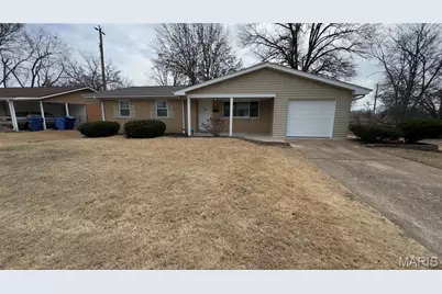 660 Herbst Drive, Florissant, MO 63031 - Photo 1
