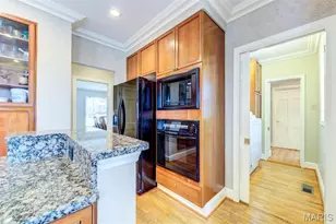 8161 Stratford Dr, Saint Louis, MO 63105 - Photo 24