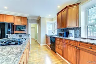 8161 Stratford Dr, Saint Louis, MO 63105 - Photo 22