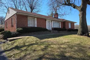 7126 Forest Hill Dr, Saint Louis, MO 63121 - Photo 1