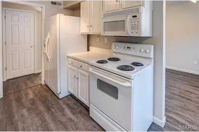 1926 Hunting Lake Court #103, Saint Louis, MO 63122 - Photo 4