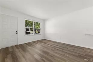 32 Laura Dr, Saint Peters, MO 63376 - Photo 4