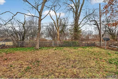 10128 Ashbrook Drive, Saint Louis, MO 63137 - Photo 18