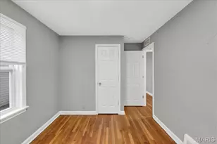 10128 Ashbrook Dr, Saint Louis, MO 63137 - Photo 8