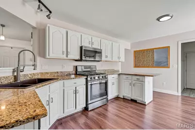 909 W Medalist Court, Wentzville, MO 63385 - Photo 6