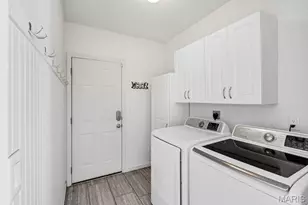 909 W Medalist Ct, Wentzville, MO 63385 - Photo 8