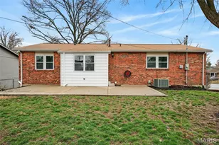 899 Oklahoma Ave, Ballwin, MO 63021 - Photo 6