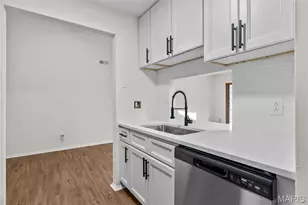 6808 Cottage Grove Ln, Saint Louis, MO 63129 - Photo 16