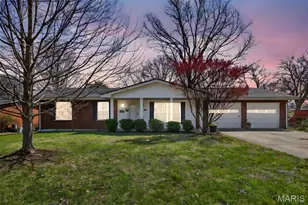 2404 Sunnybrook Dr, Saint Louis, MO 63114 - Photo 2