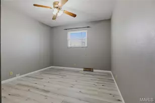 2933 W Adams St, Saint Charles, MO 63301 - Photo 14