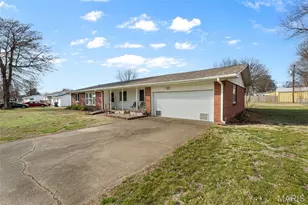 410 Hux St, Sikeston, MO 63801 - Photo 2