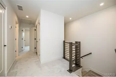 8975 Eager Road, Richmond Heights, MO 63144 - Photo 32