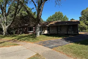 7 Dana Dr, Florissant, MO 63033 - Photo 1