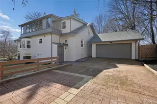 10235 Thorpe Ave, Overland, MO 63114 - Photo 1