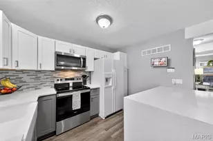 133 Harbor View Dr, Lake Saint Louis, MO 63367 - Photo 10