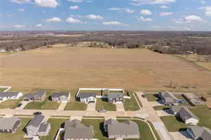 327 Late Harvest Dr, Wright City, MO 63390 - Photo 30