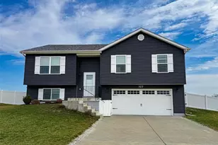 327 Late Harvest Dr, Wright City, MO 63390 - Photo 2