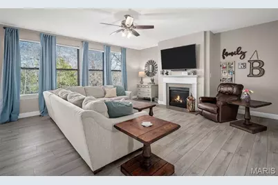 697 Luxembourg Gardens Court, Wentzville, MO 63348 - Photo 6