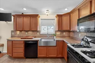 909 Townhouse Ln, Hazelwood, MO 63042 - Photo 18