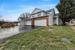 2001 King Arthur Ct, Saint Louis, MO 63146 - Photo 2