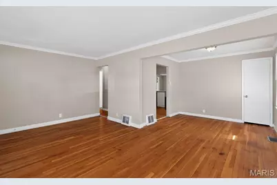 10436 Ewell Drive, Saint Louis, MO 63137 - Photo 8