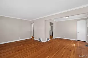 10436 Ewell Dr, Saint Louis, MO 63137 - Photo 8