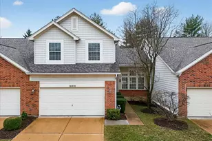 16816 Chesterfield Bluffs Cir, Chesterfield, MO 63005 - Photo 2