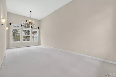 16816 Chesterfield Bluffs Circle, Chesterfield, MO 63005 - Photo 6