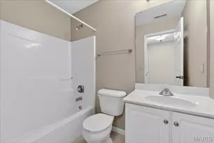 16816 Chesterfield Bluffs Cir, Chesterfield, MO 63005 - Photo 28