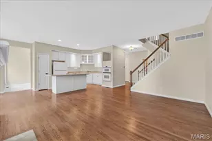 16816 Chesterfield Bluffs Cir, Chesterfield, MO 63005 - Photo 10