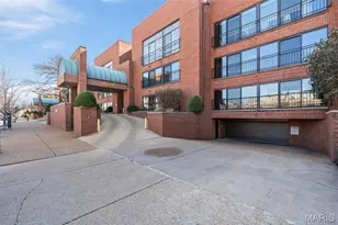 4570 Laclede Ave, Saint Louis, MO 63108 - Photo 4