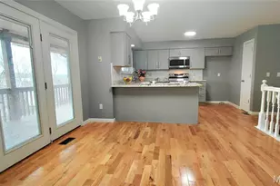 331 Carriage Trail Ct, O'Fallon, MO 63368 - Photo 4