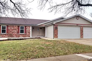 331 Carriage Trail Ct, O'Fallon, MO 63368 - Photo 2