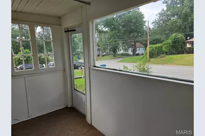 420 Scenic Drive, Saint Louis, MO 63137 - Photo 12