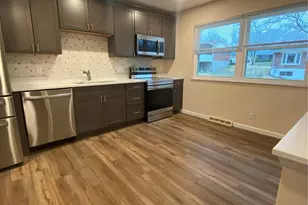 9757 Croftwood Dr, Saint Louis, MO 63123 - Photo 10