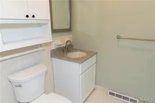 9757 Croftwood Dr, Saint Louis, MO 63123 - Photo 24