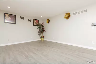 2345 Derhake Road, Florissant, MO 63033 - Photo 10