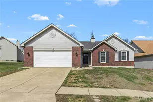 7 Country Ln Ct, Florissant, MO 63033 - Photo 1